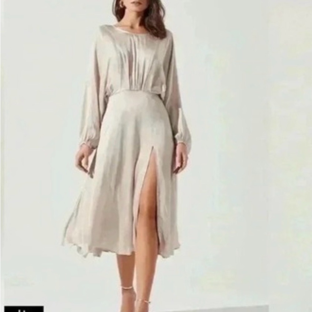 NWT Astr Champagne Satin Long Sleeve Dress